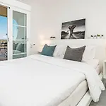 Sat2 - Modern 2 Bedroom Apartment With Ocean View